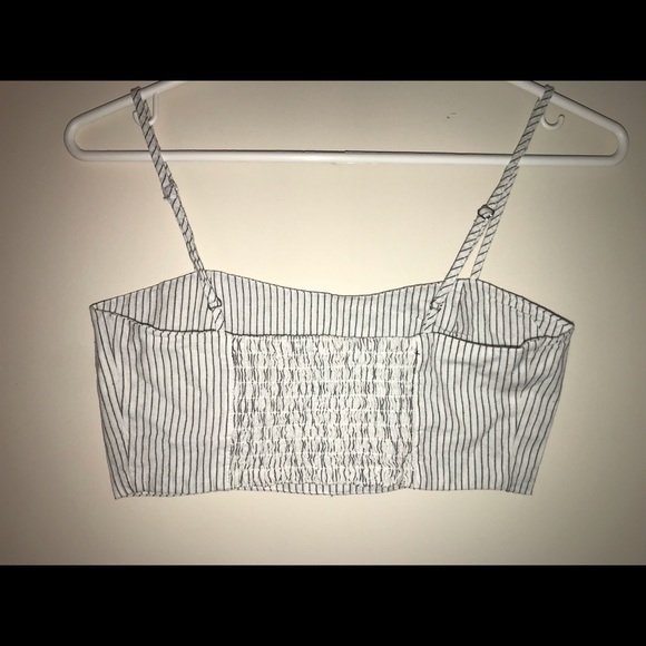 🖤BRANDY MELVILLE CROP TOP🖤 - Picture 2 of 2